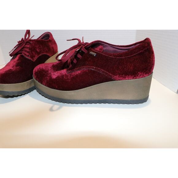 Quiz Size 7.5 Burgundy Velvet Wedge Platform Lace Up Red Shoes - Picture 5 of 10